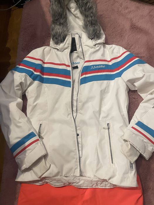 Скии панталони, якета- С, М и Л размер- по 20 лева