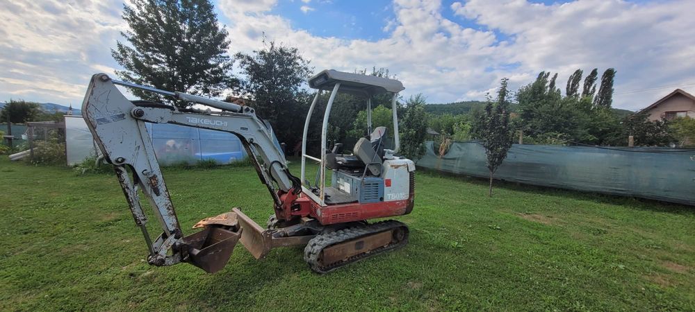 Miniescavator takeuchi tb016