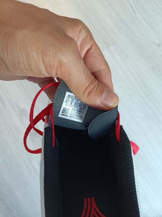 Маратонки Adidas 42
