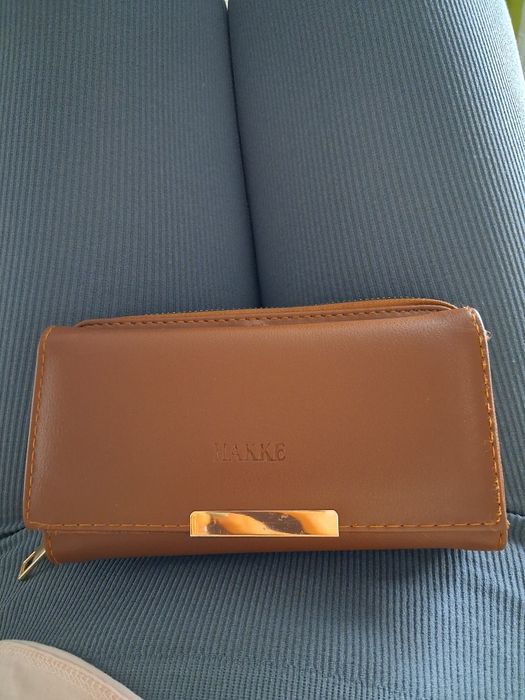 Дамско портмоне в кафяво