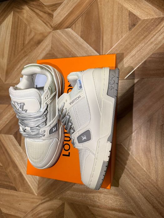 Adidasii LV Trainer
