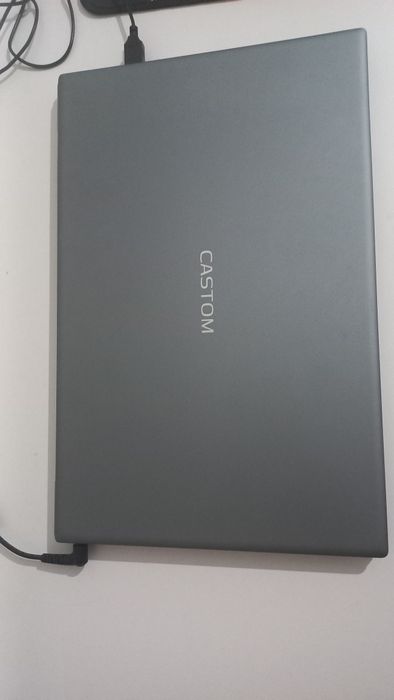 Продам игровой ноутбук Castom