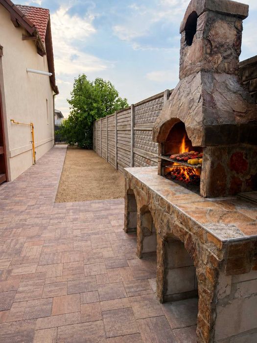 Proprietar vând casă individuală, 5 camere ,2 băi, teren 630 mp