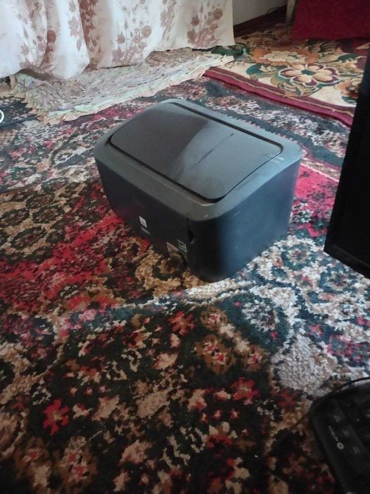 Продается комплект компьютер принтер 3шт ламинатор визрезак фотоапарат