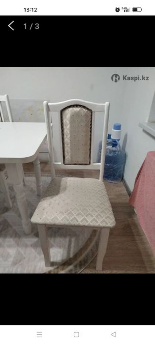 Два стула цвет бежевый