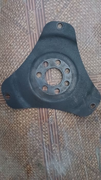 Липесток Митсубиси Галант 93-96.