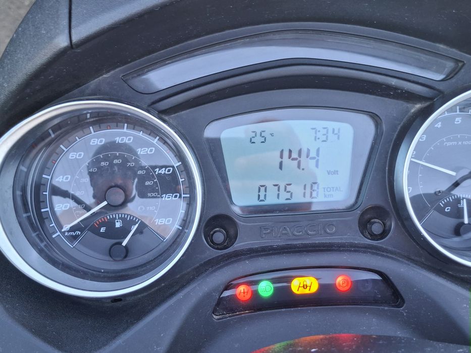 Piaggio mp3 300sport " 2023" 7500km" 4890E