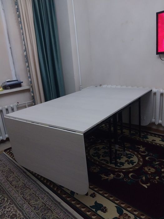 Продаю стол для гостей