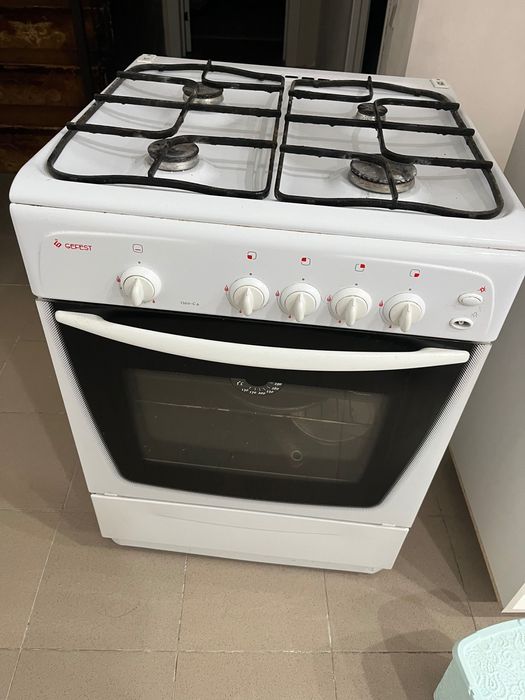 Продаю газ плиту GEFEST