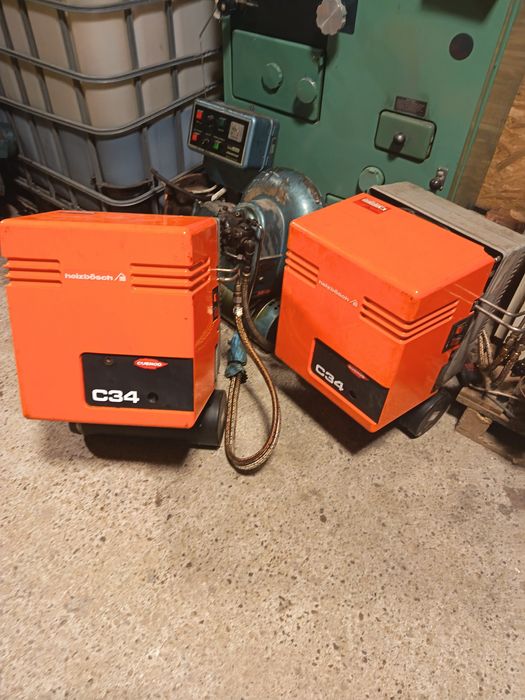 Injector arzător ulei