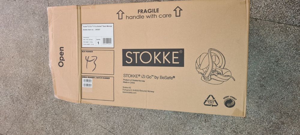 Stokke izi go besafe столче за кола и база изофикс