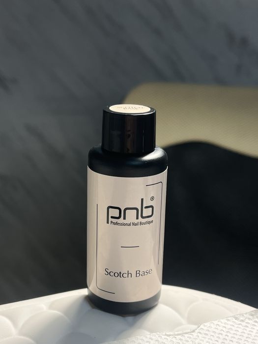 Скоч база pnb и кожена поставка за маникюр
