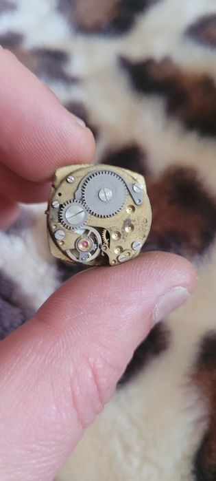 Ceas omega nu știu nimica despre el