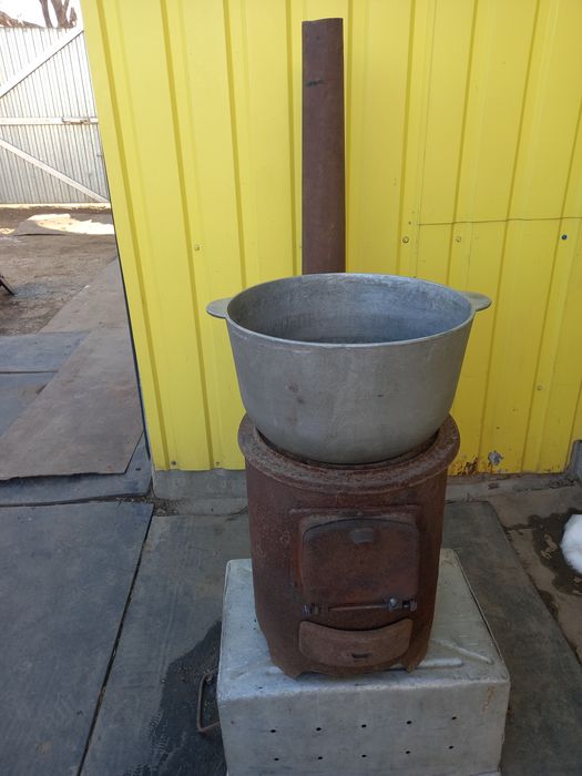 Очаг казан продам.