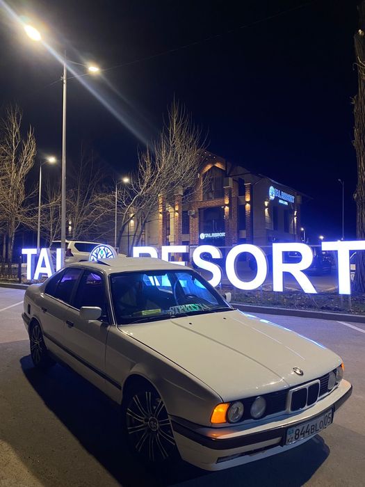 Продам машину БМВ Е34