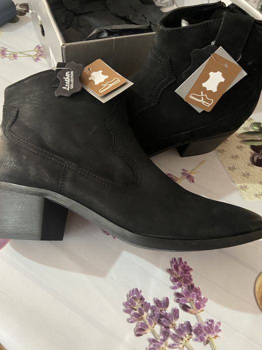 Чисто нови боти от естествен велур на малко токче