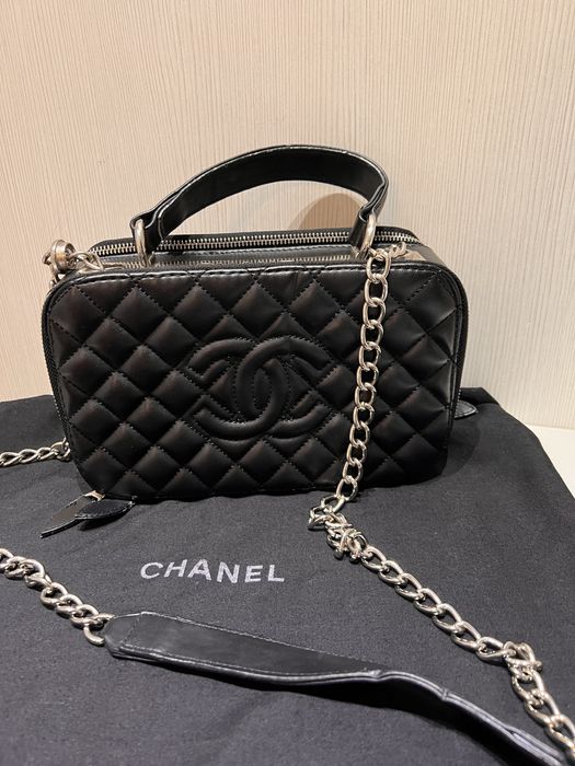 Geanta Chanel, neagra, piele ecologica 20x15 cm