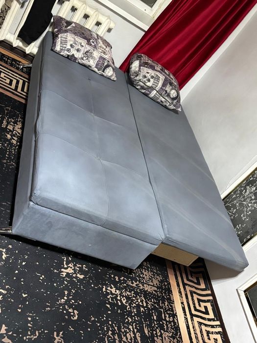 Прдоаеца диван книшка.