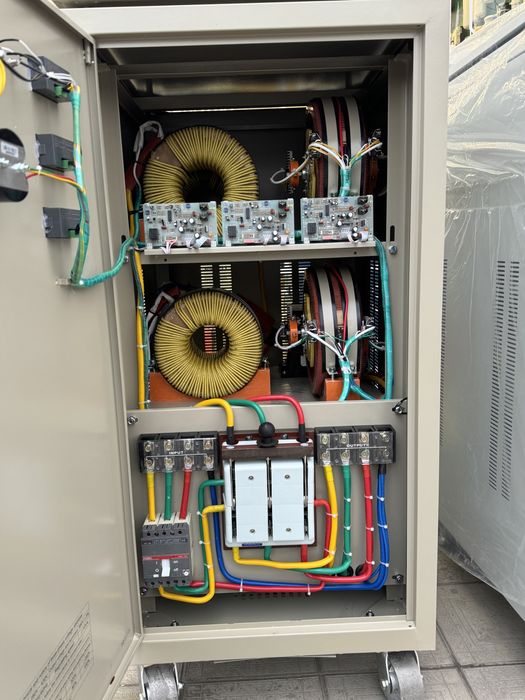 Продаю Стабилизатор напряжения АНДЕЛИ/ANDELI-SVC-100Kv 380V (160-250V)