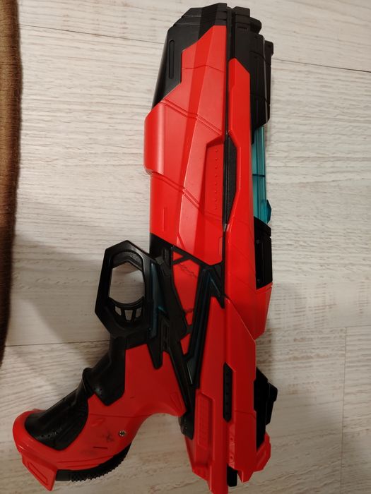 Нёрф красна чёрный