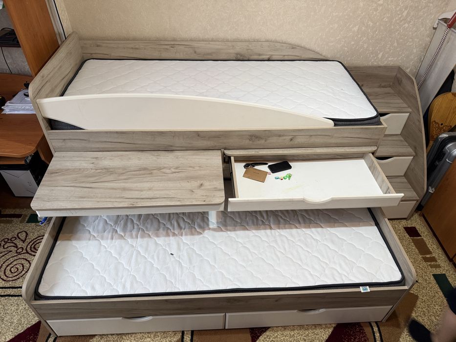 Двухярусная кровать