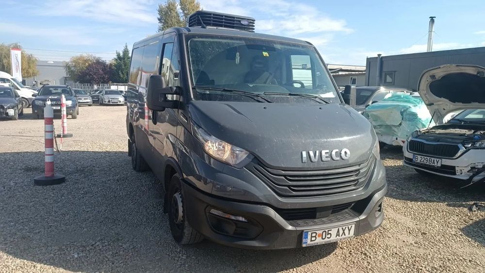 Iveco Daily 35S16A8 V cu izoterare si agregat refrigerare vand Iveco Daily 35S16A8 V cu izoterare si agregat refrigerare