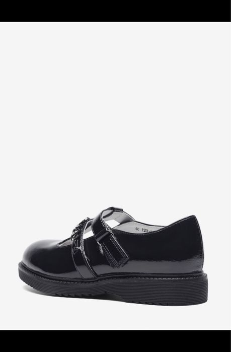 Новые. Качественные школьные туфли.