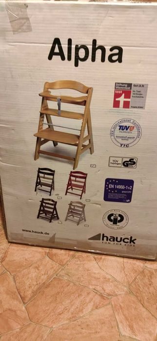 Детско дървено столче