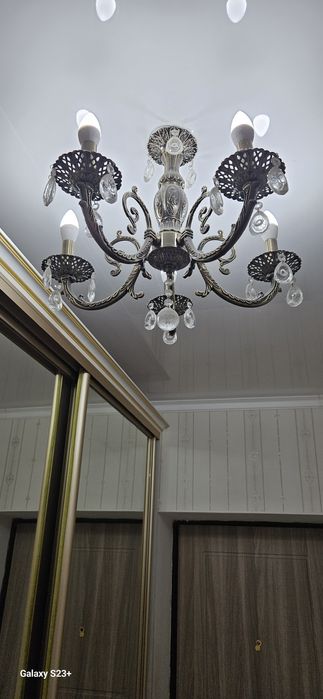 Продам б/у люстры