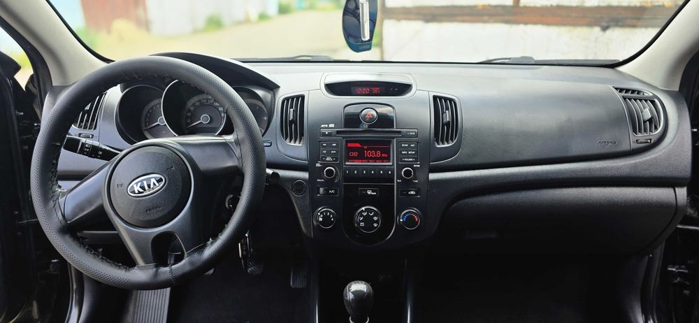 Продам Kia cerato 2011