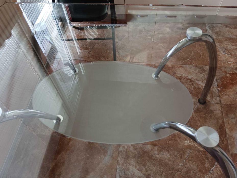 Маса стъклена трапезна 110/70