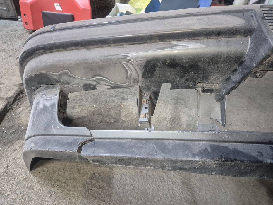 Передний бампер на Bmw E32 7ка