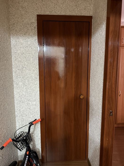 Продаются двери.