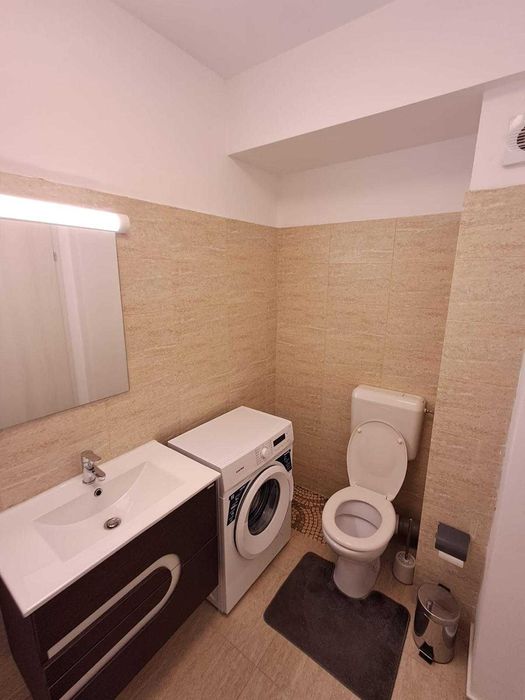 Apartament 3 camere + loc de parcare - de inchiriat