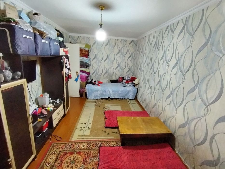 Уй сотилади срочно чилонзор 1 кв 8 домда 1 хонали квартира локатся урб