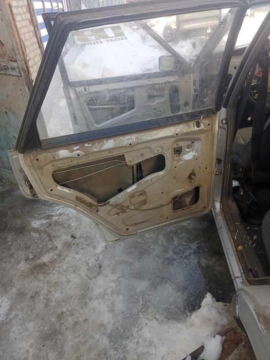 Продам двери и дверные карты на ваз