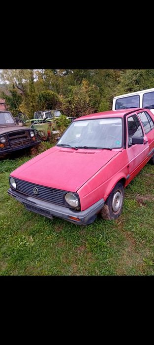 Продавам голф 2 цял или на части 1.6