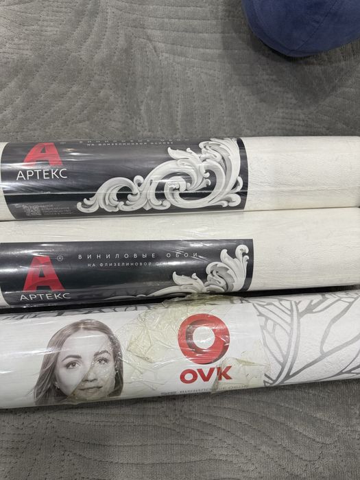 Продам обои новые 3 рулона