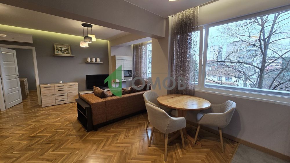 Луксозно обзаведен двустаен апартамент под наем в Център