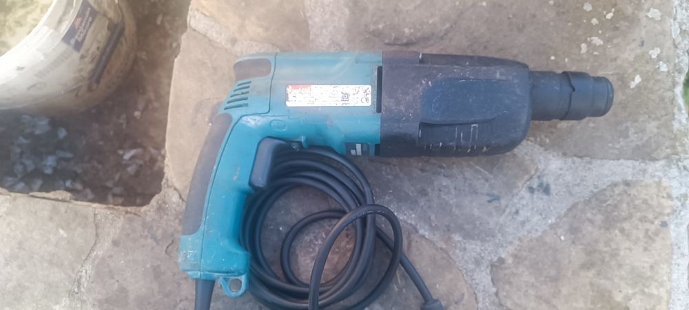 Перфоратор Makita HR2450
