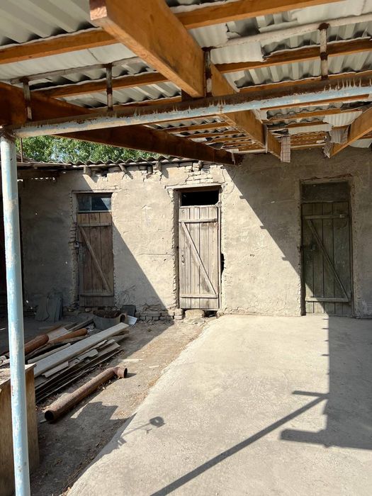 Уй сотилади, Лоиш шахарчасида