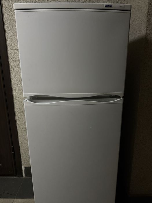 Продам б/у холодильник Атлант