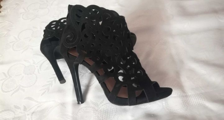 елегантни дамски сандали