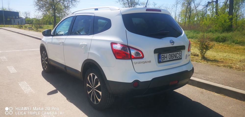 vând  Nissan Quashquai+2