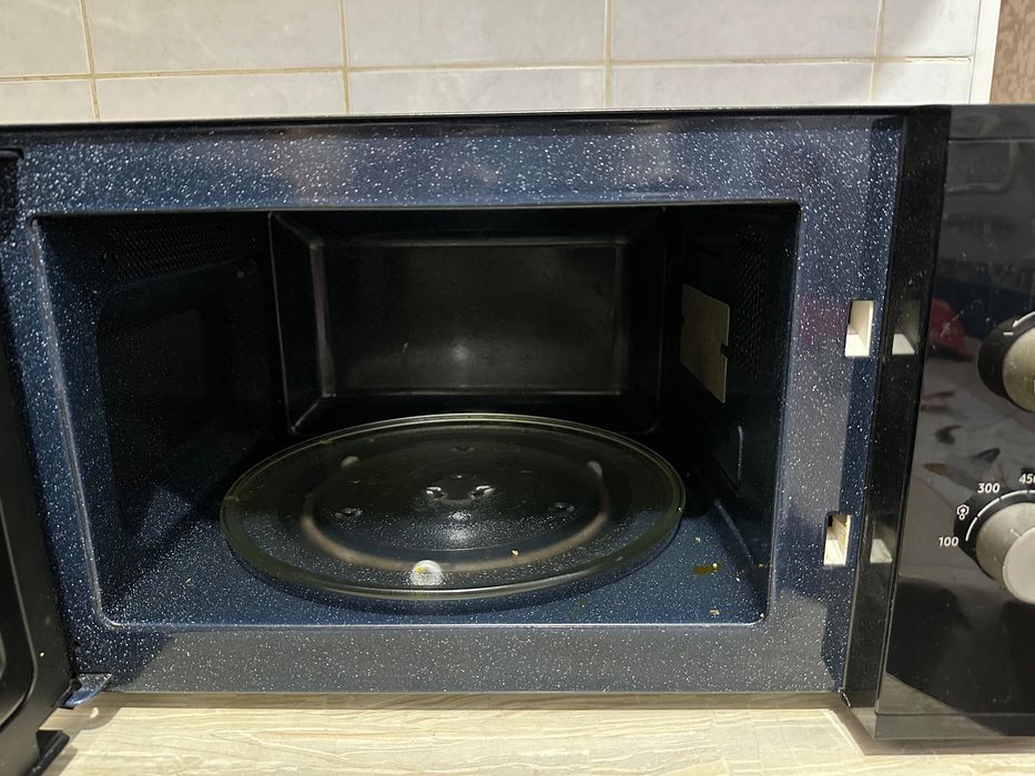 Микроволновая печь Samsung 23 л / 800 Вт / Ceramic Inside