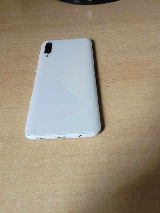 Продам смартфон телефон Samsung Galaxy A30S