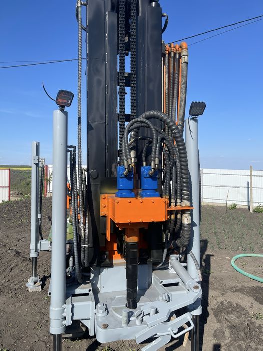 Utilaj foraj hidraulic senilat 105cp