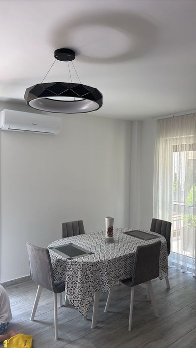 Apartament de închiriat cu un mic spațiu verde ,zona centrală TG Mureș