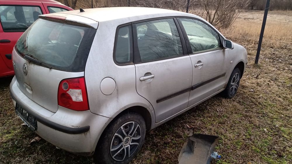 Vând pt.piese sau piese Volkswagen polo și Dacia Logan,cârlig,jante