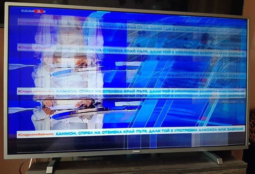 Лед смарт телевизор Fhilips 43PUS6523/12 с проблем